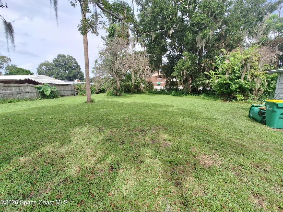 Photo of 2345 Broadway Avenue