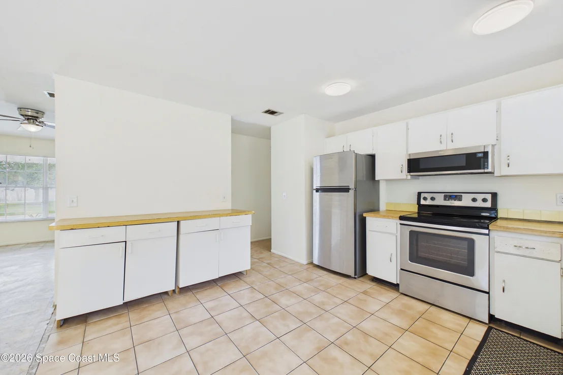 Photo of 1325 Ethel Circle NE