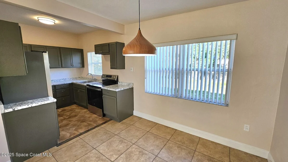 Photo of 402 Edinburgh Drive