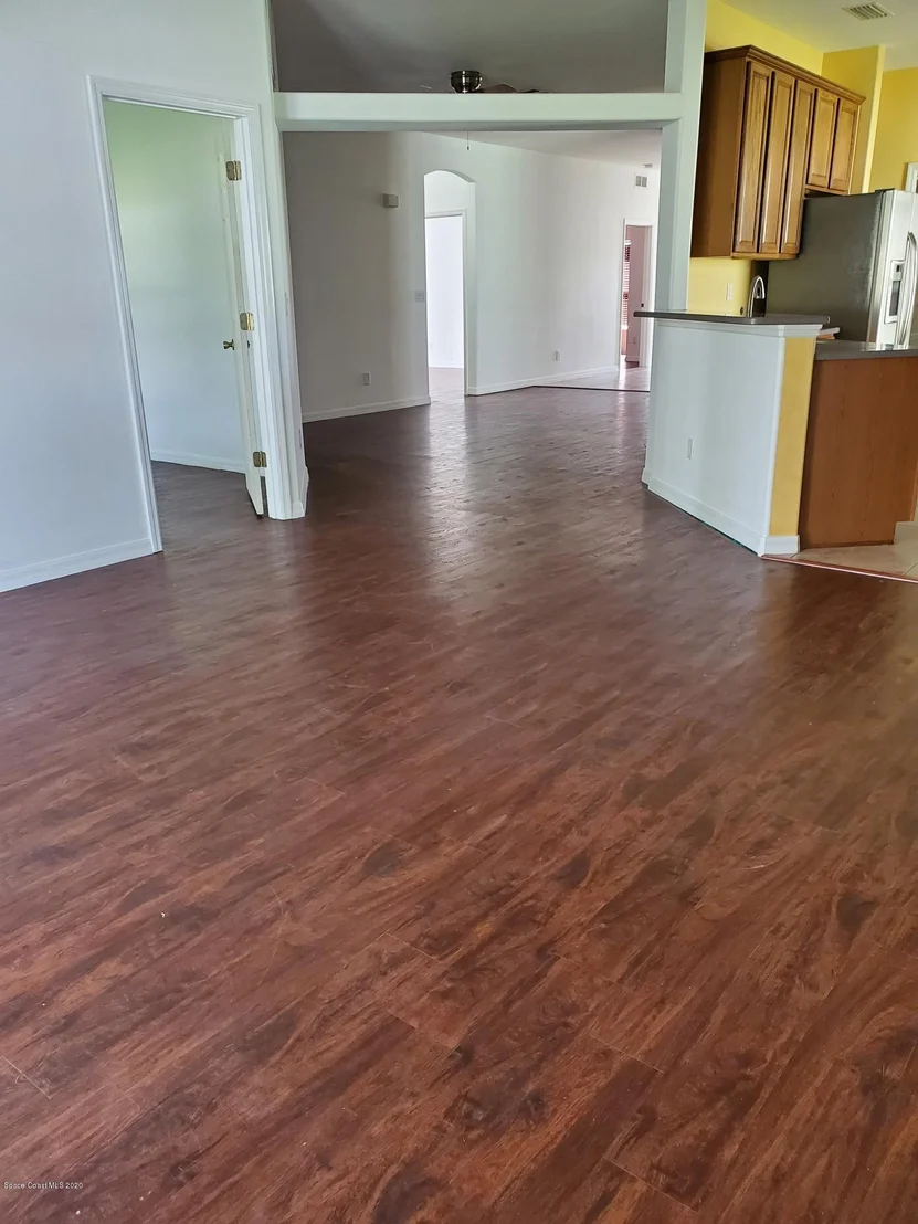 Photo of 3881 Manitoba Way