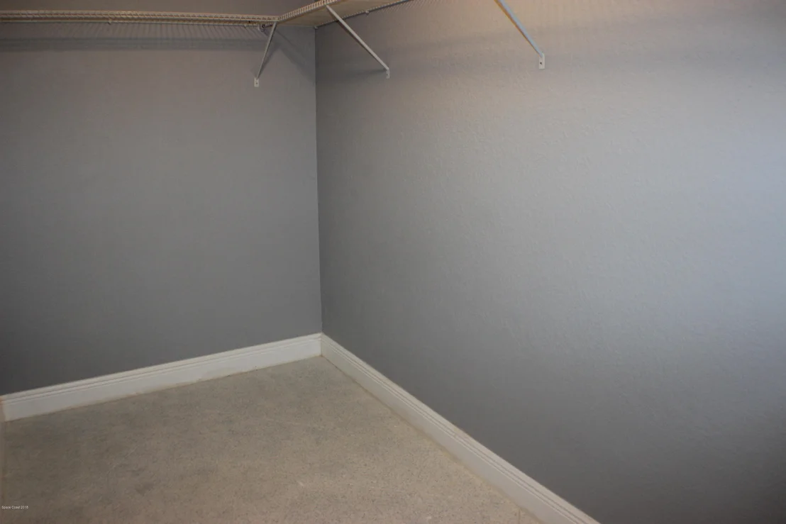 Photo of 1042 Cabot Drive NE