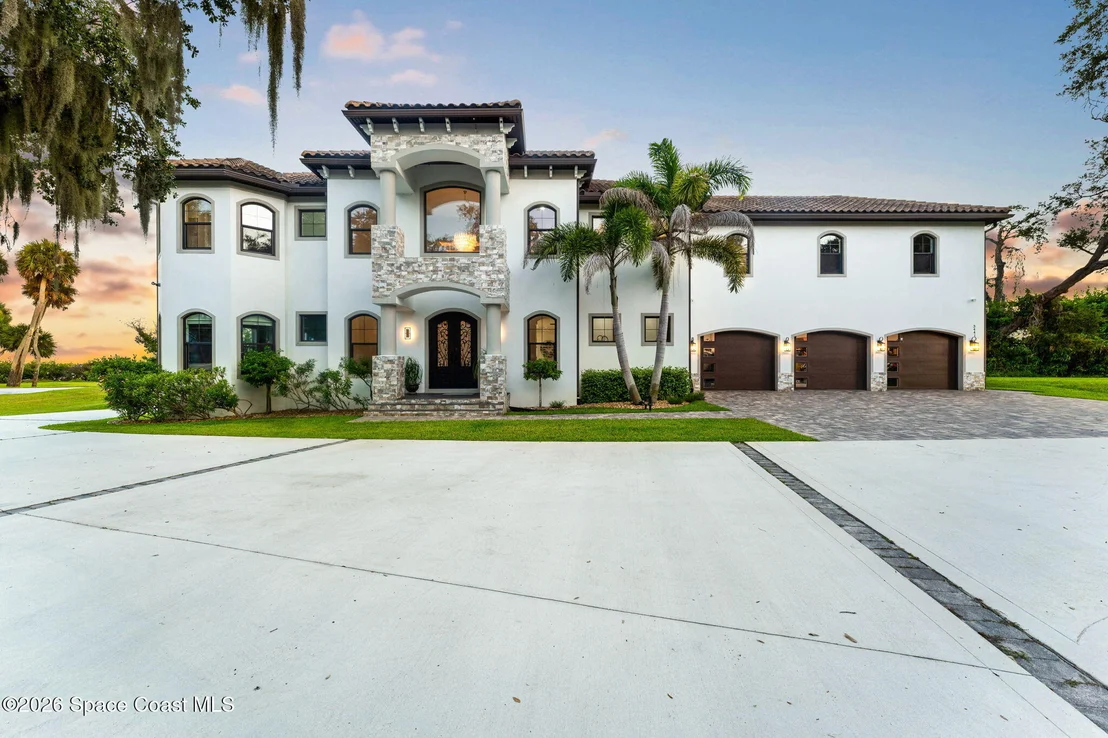 Photo of 3441 N Sylvan Lane
