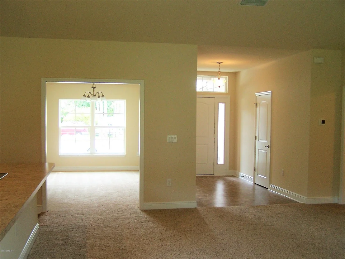 Photo of 1539 Summit Road SE