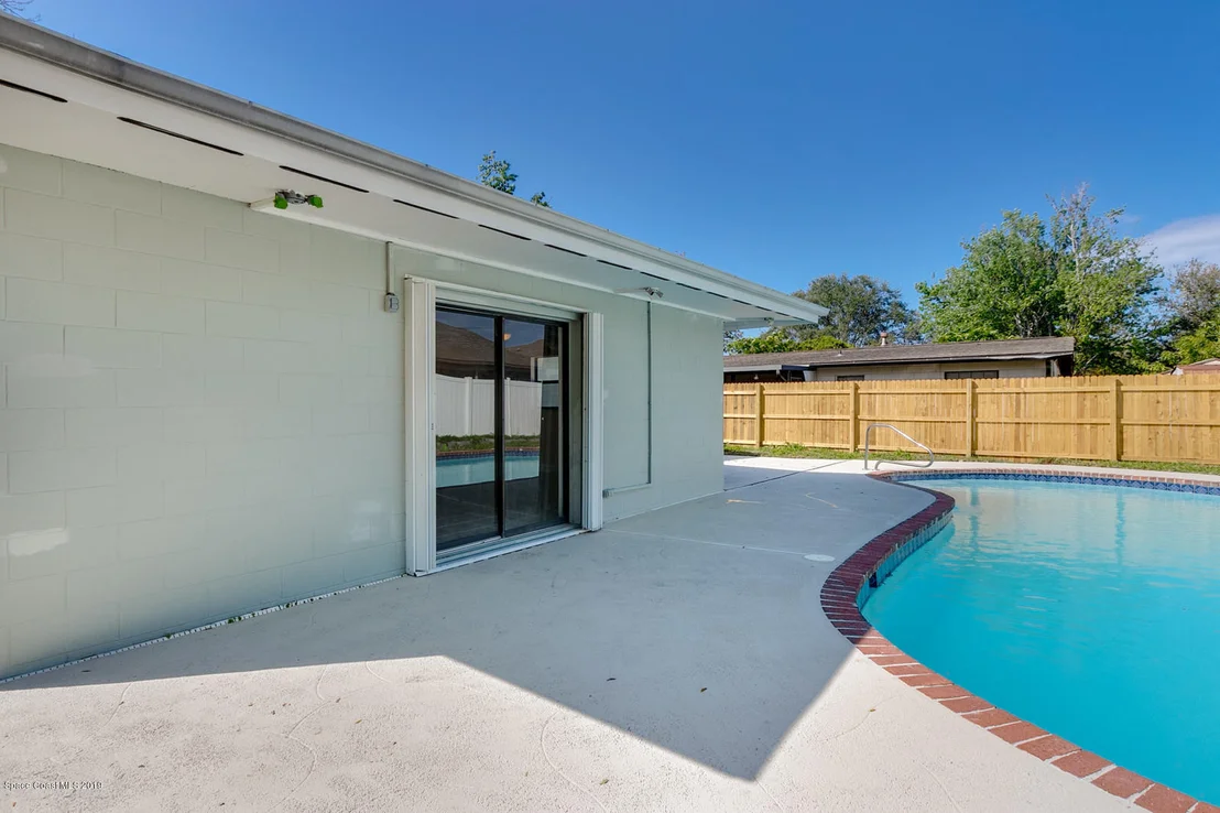 Photo of 1324 Estridge Drive