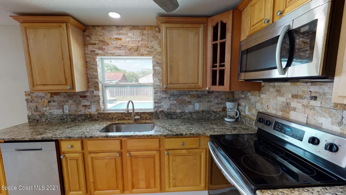 Photo of 302 Amherst Avenue