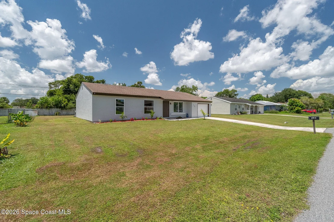Photo of 730 Azure Avenue NE