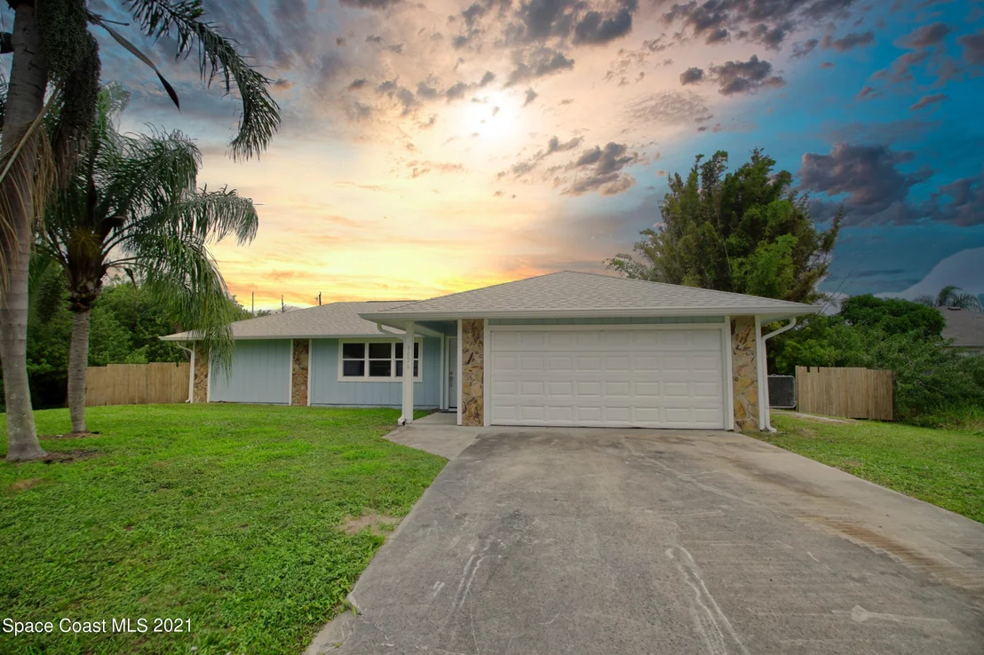Photo of 9026 85th Place