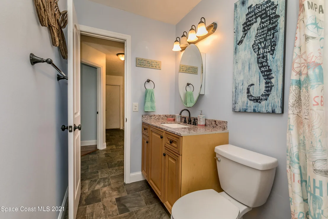 Photo of 949 Streamlet Ave Avenue