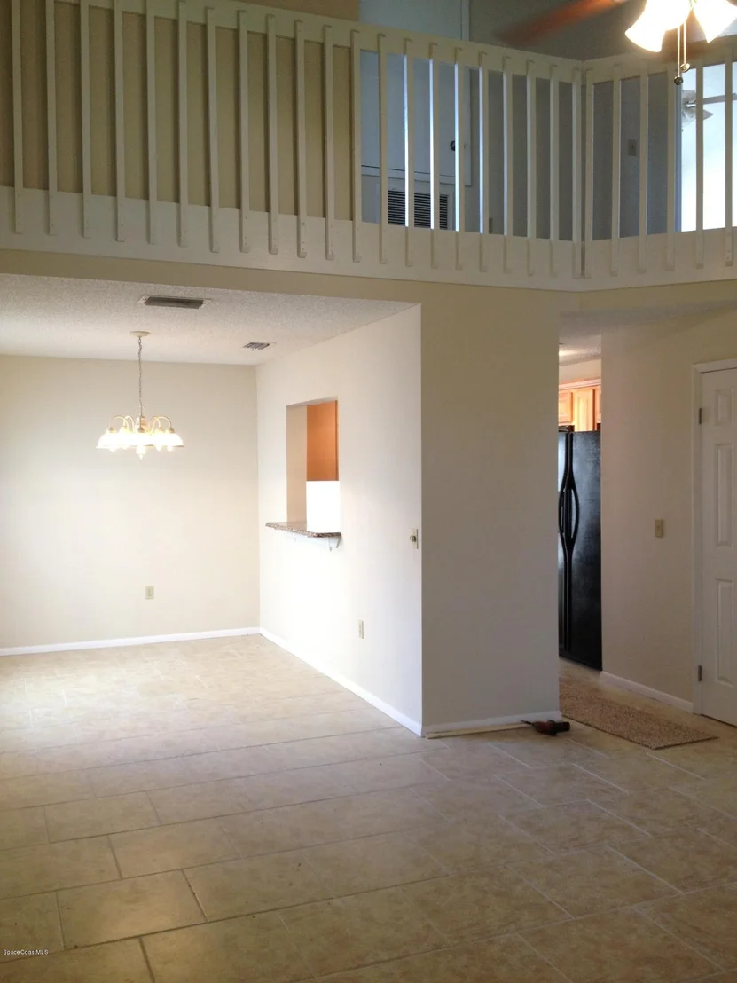 Photo of 1664 Clover Circle