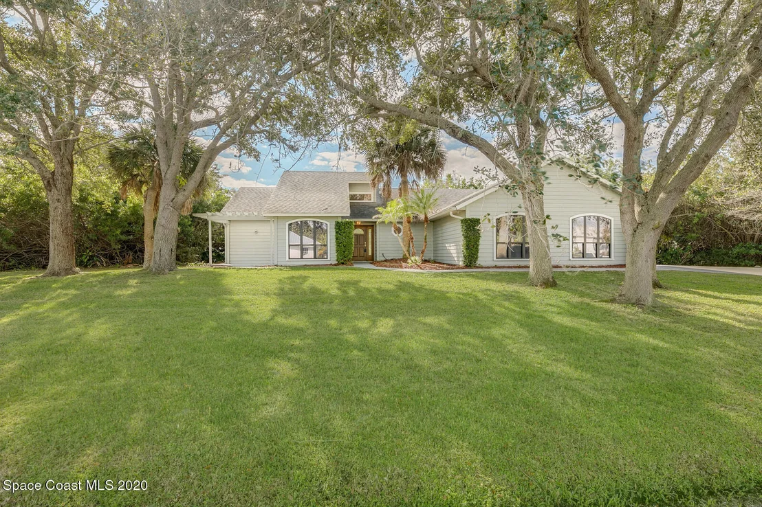 Photo of 2590 Coral Way