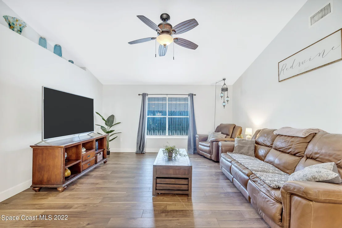 Photo of 905 Pine Baugh Street