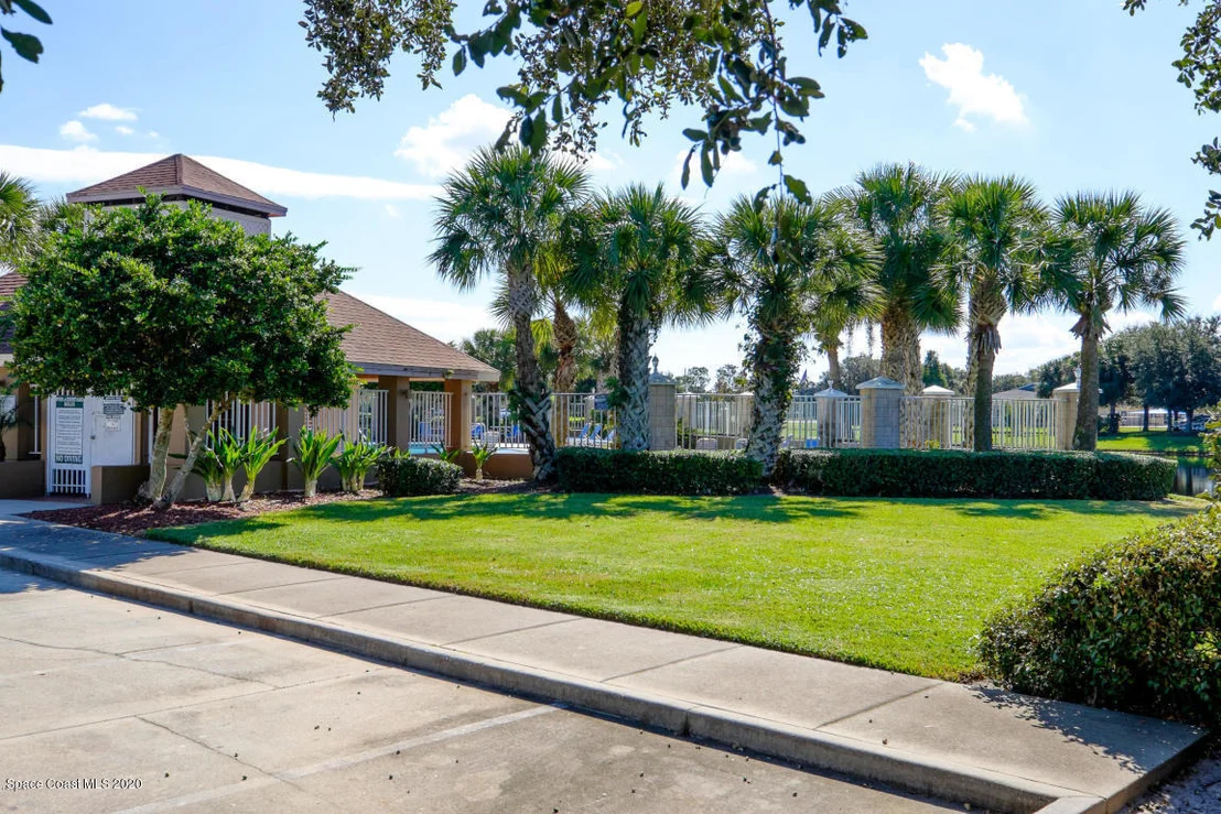 Photo of 7004 Hammock Trace Drive