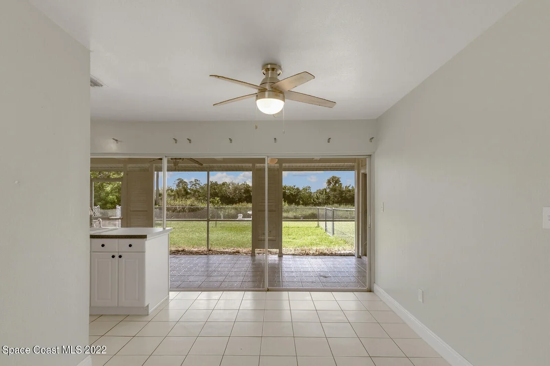 Photo of 3082 Edgewood Drive NE