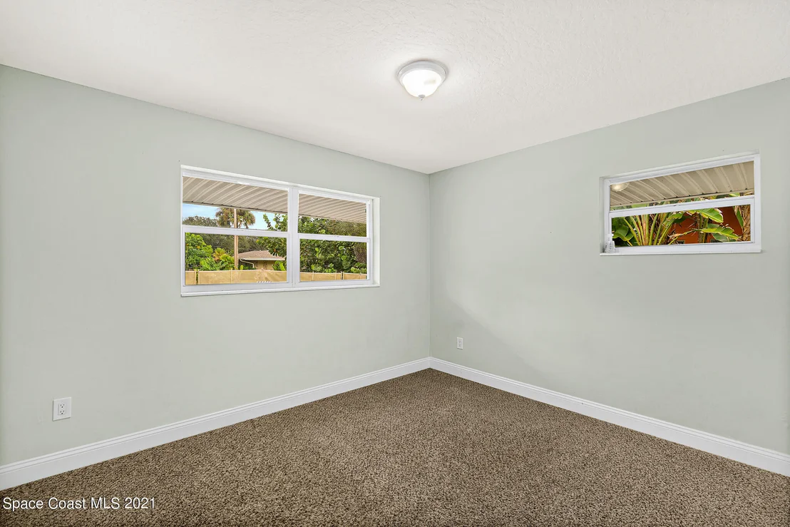 Photo of 555 Bahama Drive