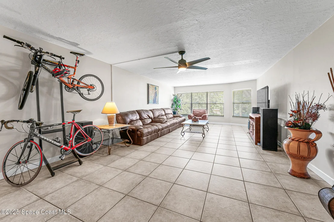 Photo of Unit 1127 at 325 Tangle Run Boulevard