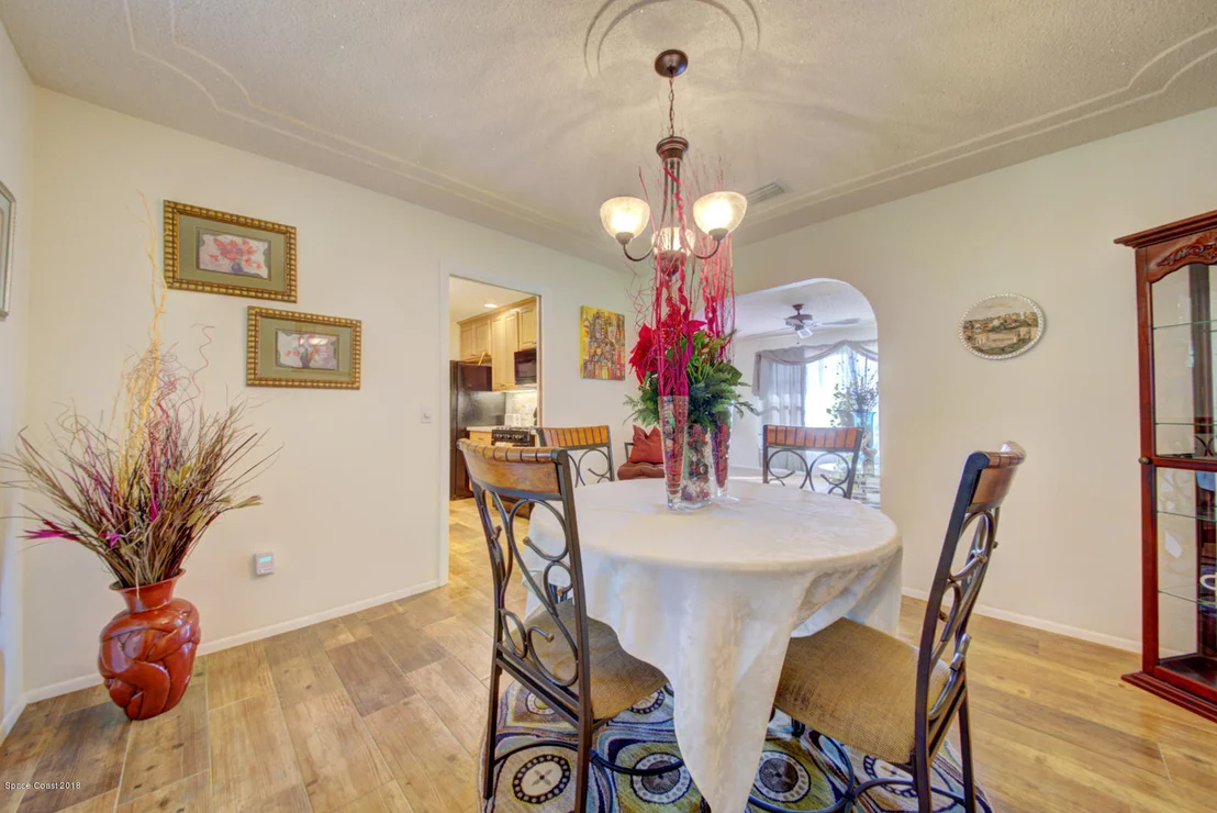 Photo of 1030 Sunswept Road NE