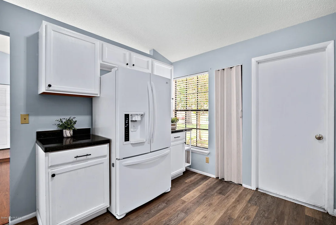 Photo of 6437 Fairchild Avenue
