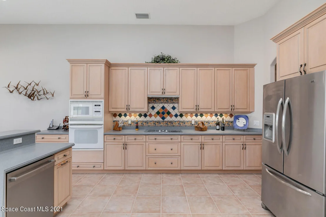 Photo of 955 Chatsworth Drive
