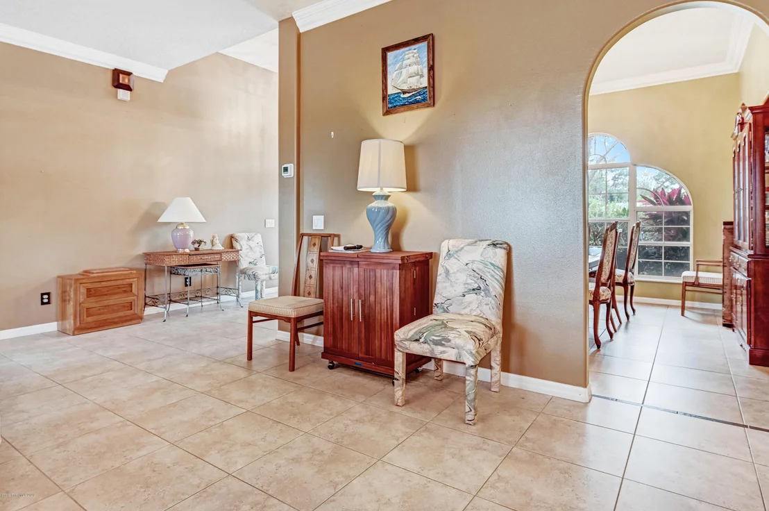Photo of 1830 Windbrook Drive SE