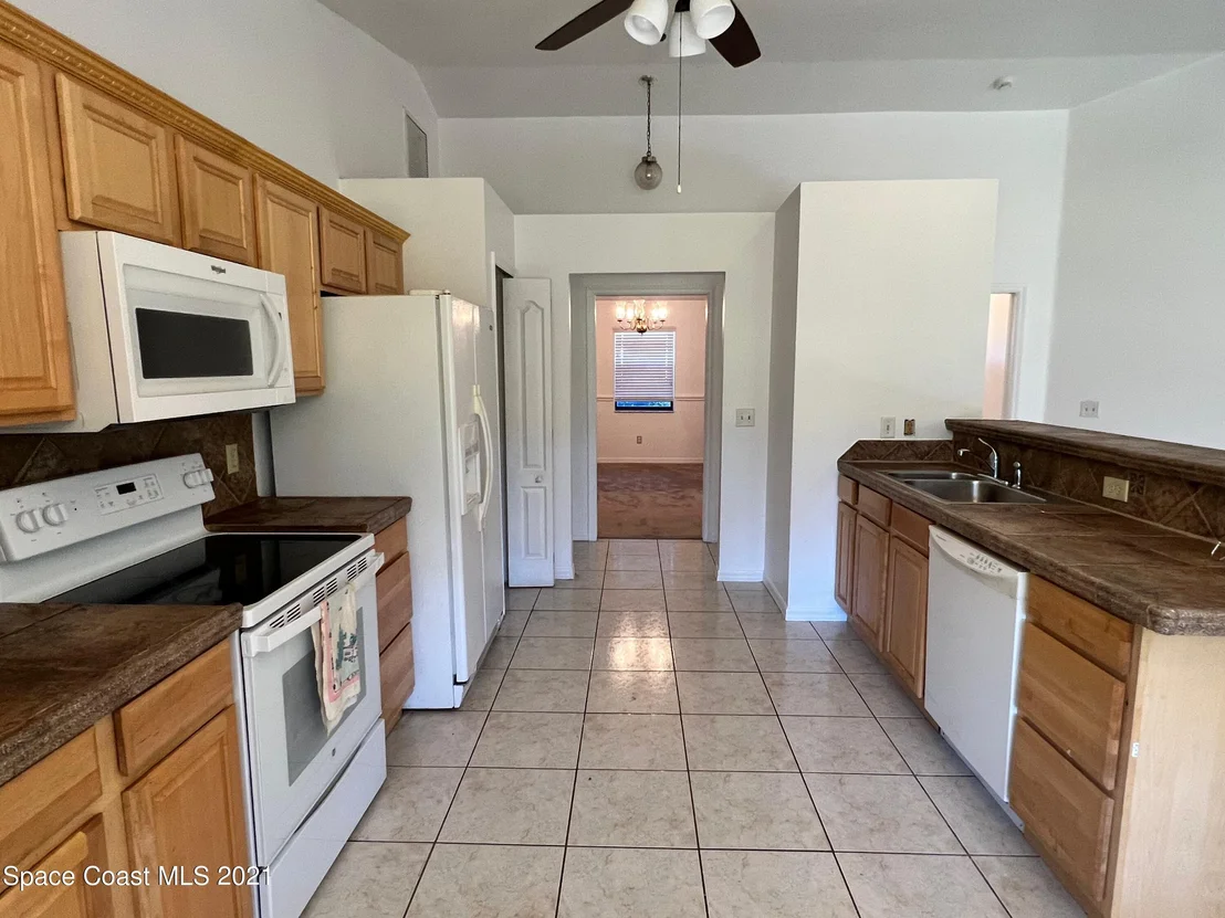Photo of 2796 Rodeo Drive NE