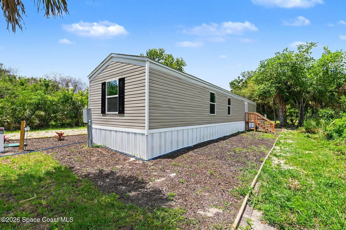 Photo of 2075 Parrish Road