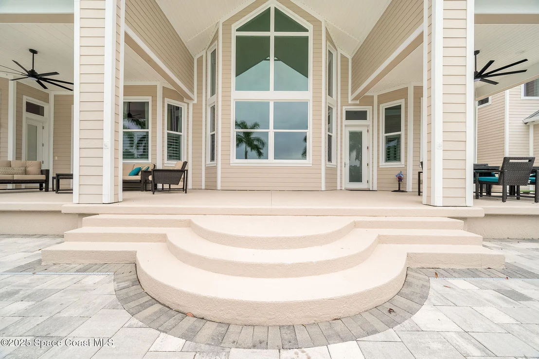 Photo of 4236 Hield Road NW