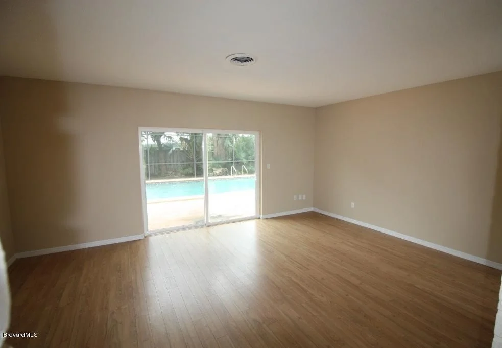 Photo of 440 Hamlin Avenue