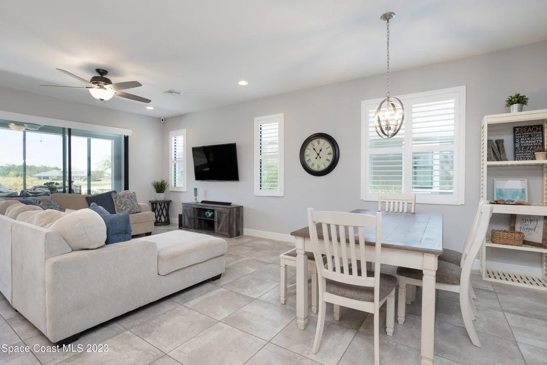 Photo of 7327 Bluemink Lane