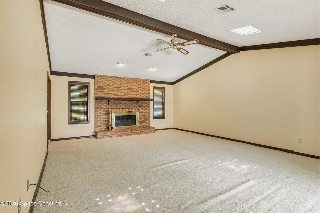 Photo of 460 Neptune Drive NE