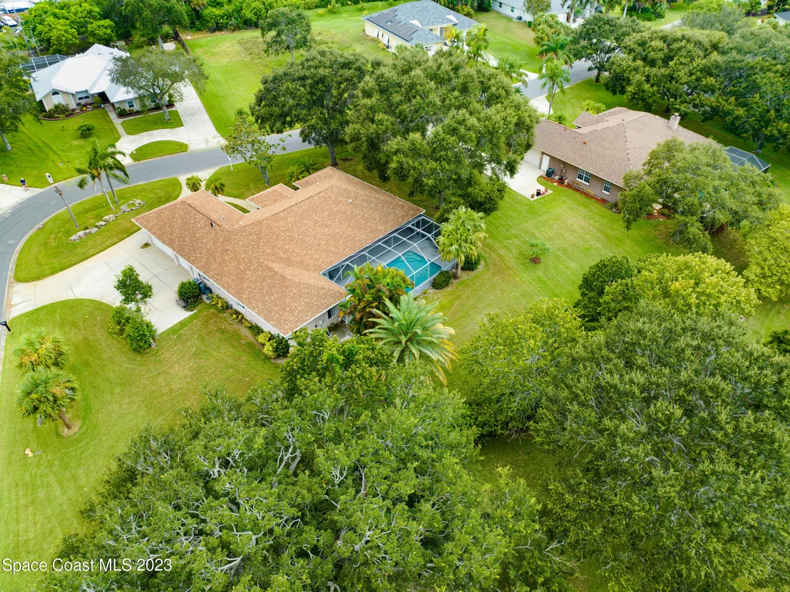 Photo of 2180 Royal Oaks Drive