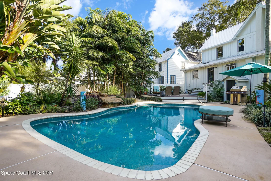 Photo of 40 Barton Avenue