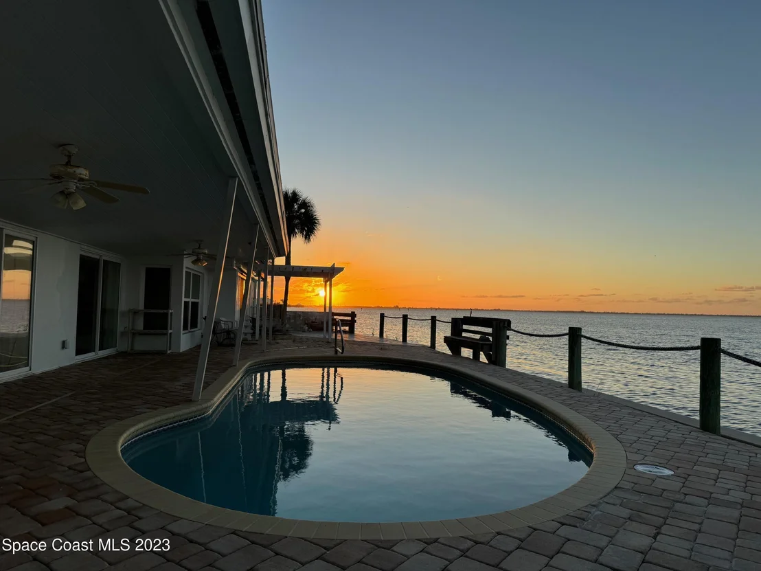 Photo of 472 Carmine Drive