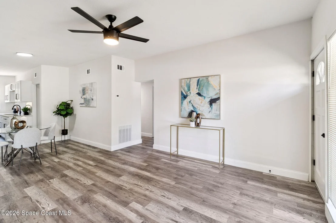 Photo of 1465 Hillcrest Drive