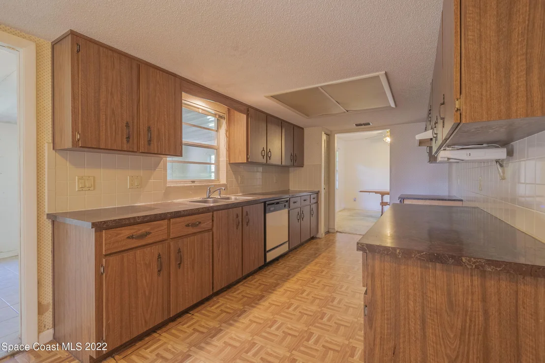 Photo of 936 Clayton Drive