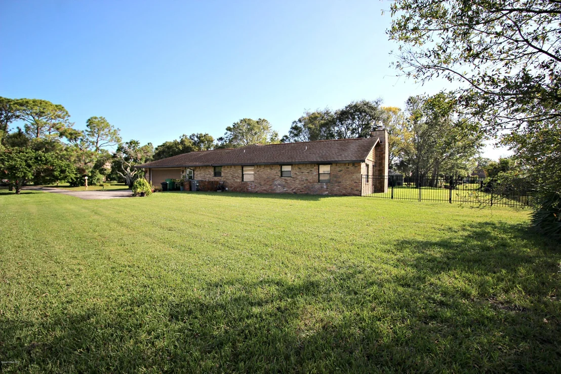 Photo of 7935 Timberlake Drive