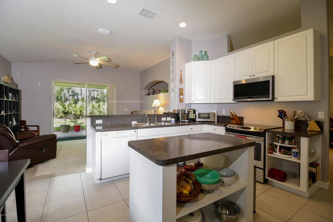 Photo of 565 Gardendale Circle SE