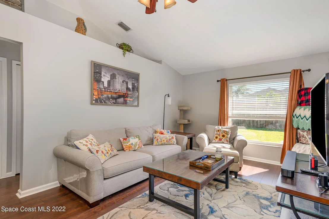 Photo of 4921 Buttonwood Drive