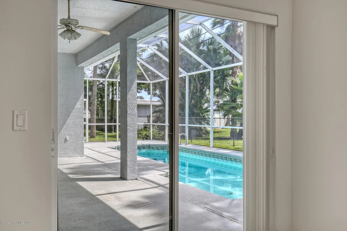 Photo of 975 Pineland Drive
