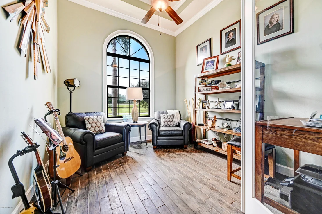 Photo of 3799 Riverside Drive
