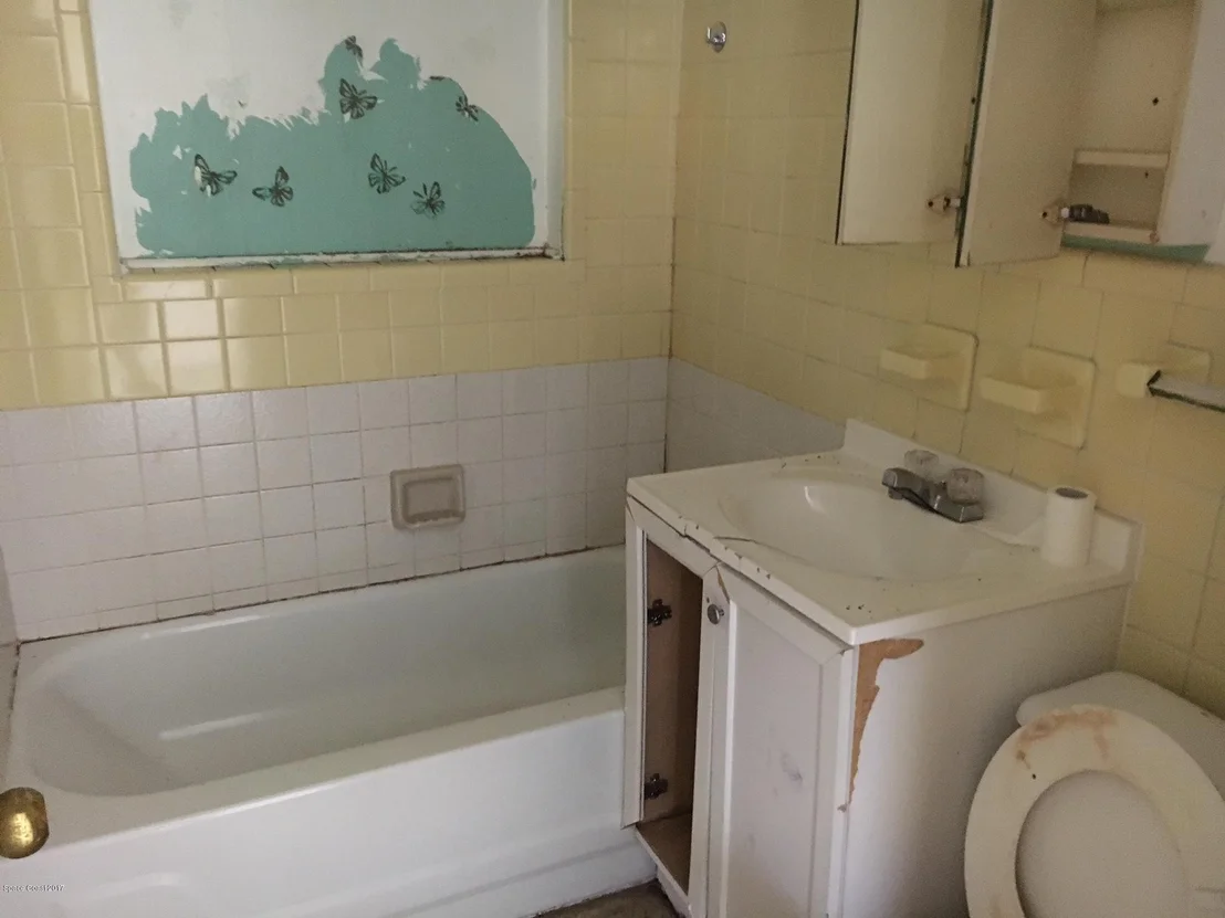 Photo of 415 Thomas Avenue