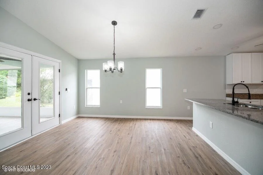 Photo of 943 Pine Creek Circle NE