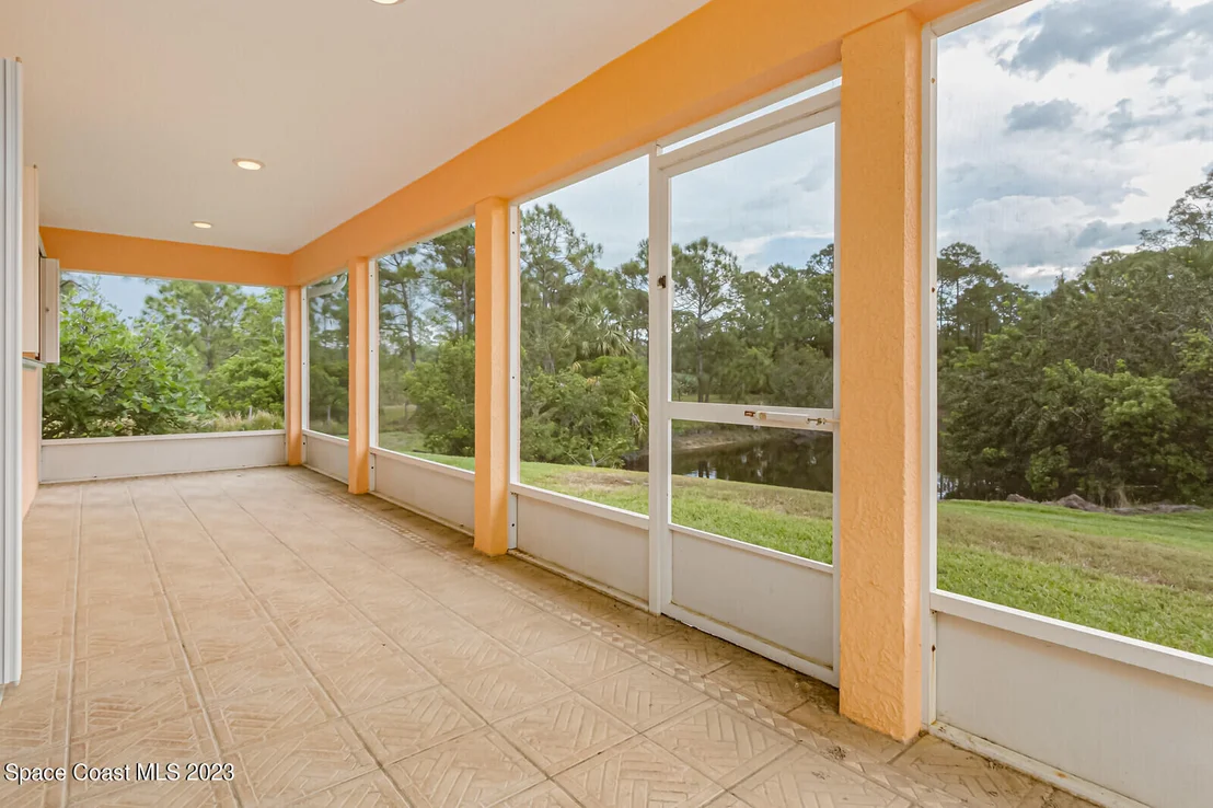 Photo of 2880 Grant Road