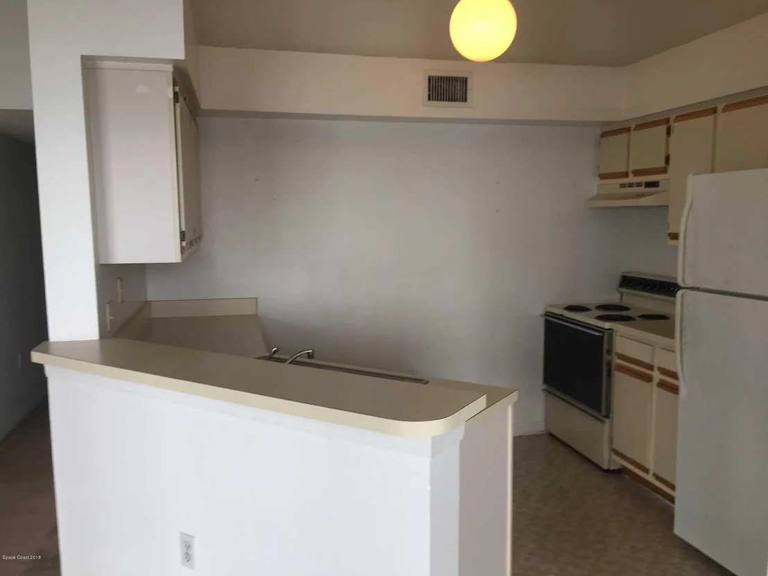 Photo of Unit 203 at 7010 Us-1