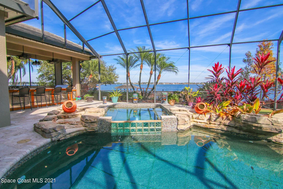 Photo of 228 Mclean Point