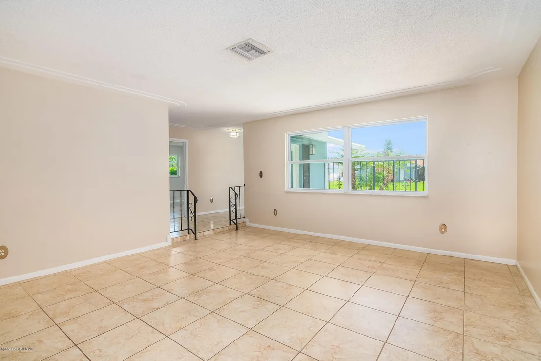 Photo of 790 Pebble Beach Avenue NE