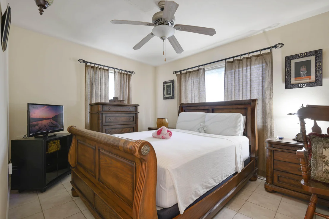 Photo of 939 Bianca Drive NE