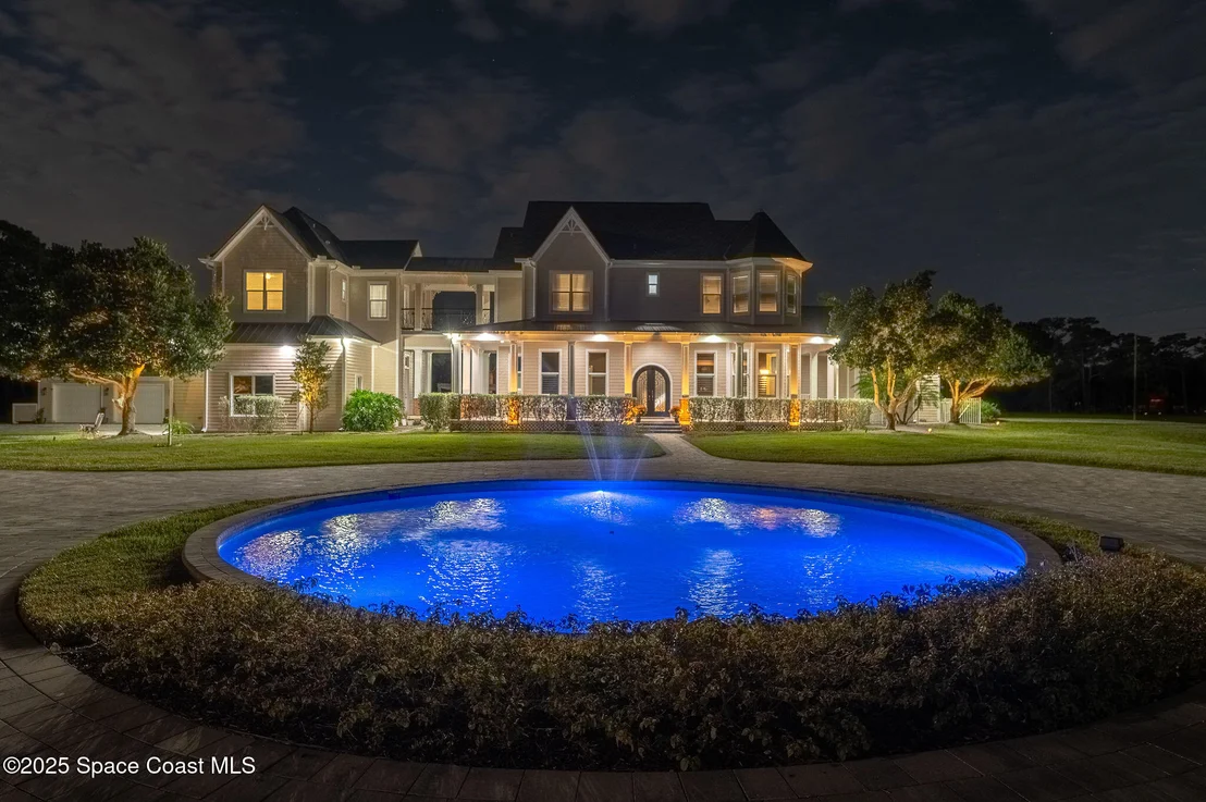 Photo of 4236 Hield Road NW