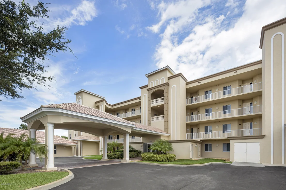 Photo of Unit 203 at 6005 Highway 1