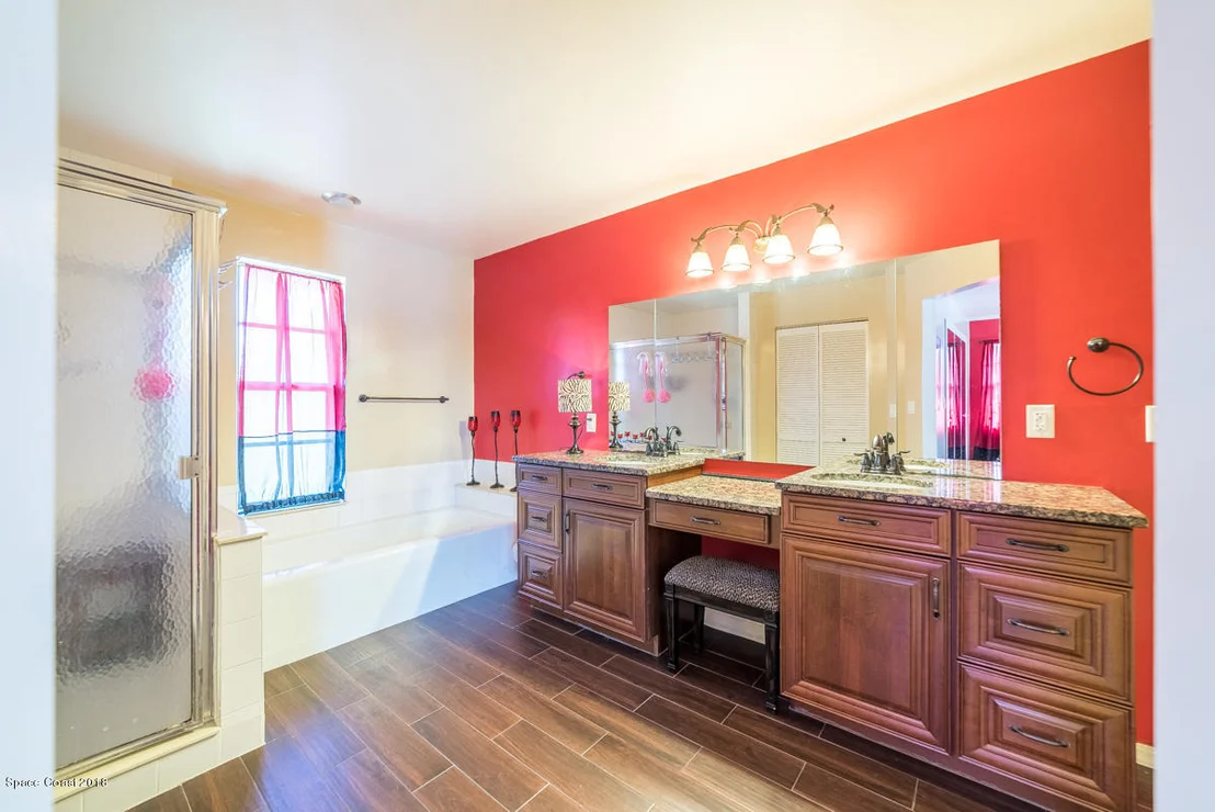 Photo of 1508 Meadowbrook Road NE