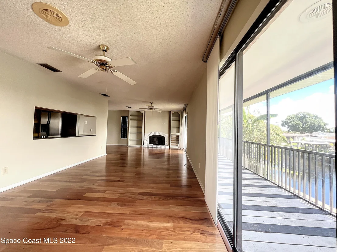 Photo of 825 Heron
